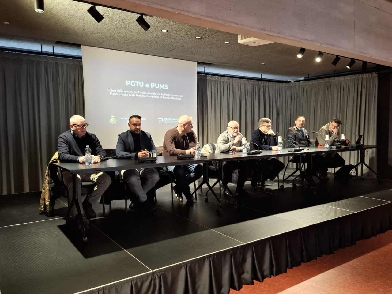 La piazza del Comune diventa un’area pedonale