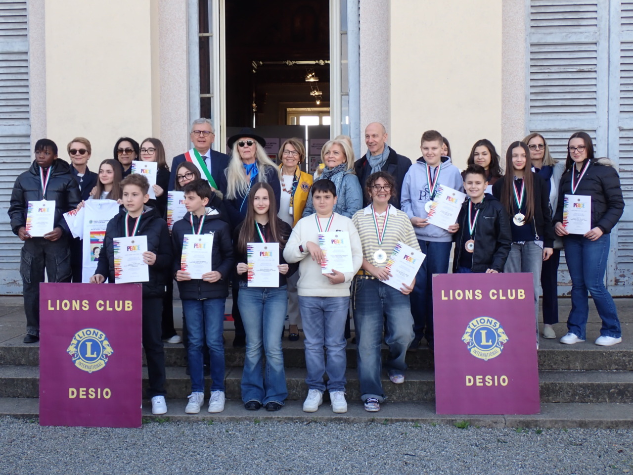 Cerimonia di premiazione per gli studenti del concorso “Un poster per la pace”