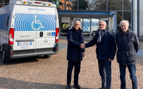 Il Comune di Desio presenta un nuovo furgone ecologico per Auto Amica