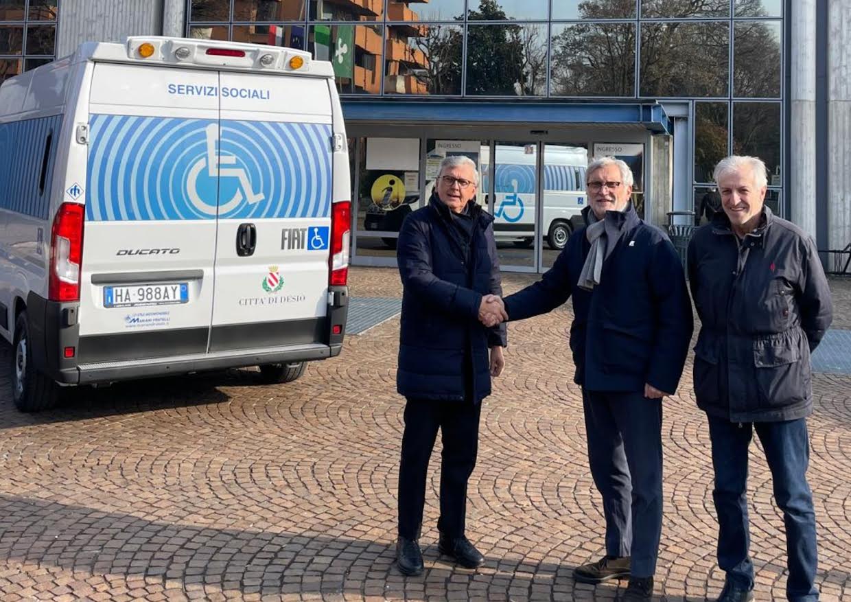 Il Comune di Desio presenta un nuovo furgone ecologico per Auto Amica
