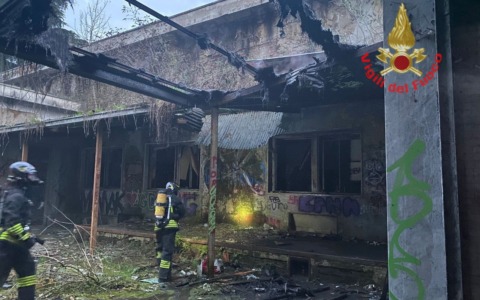 Incendio nell’ex manicomio di Mombello a Limbiate