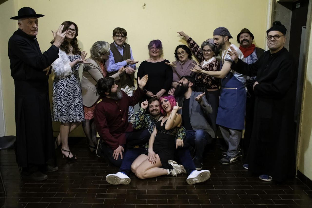 “Il balcone dei cornetti”, nuova commedia di Ideeinscena in scena a Varedo