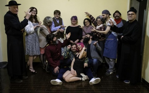 “Il balcone dei cornetti”, nuova commedia di Ideeinscena in scena a Varedo
