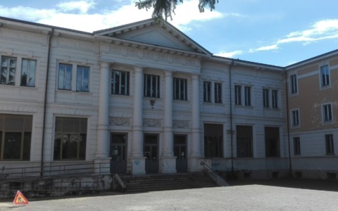 Proposta per un nuovo teatro da 500 posti nell’ex ospedale o nel cortile di Villa Tittoni